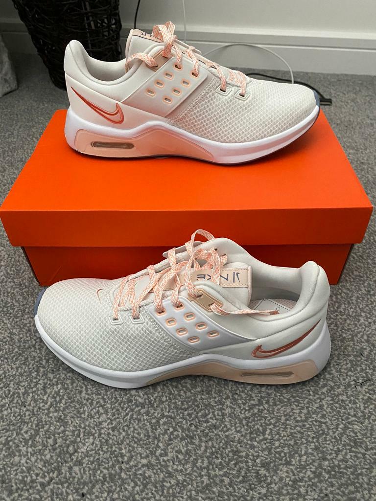 nike women's air max bella tr 4